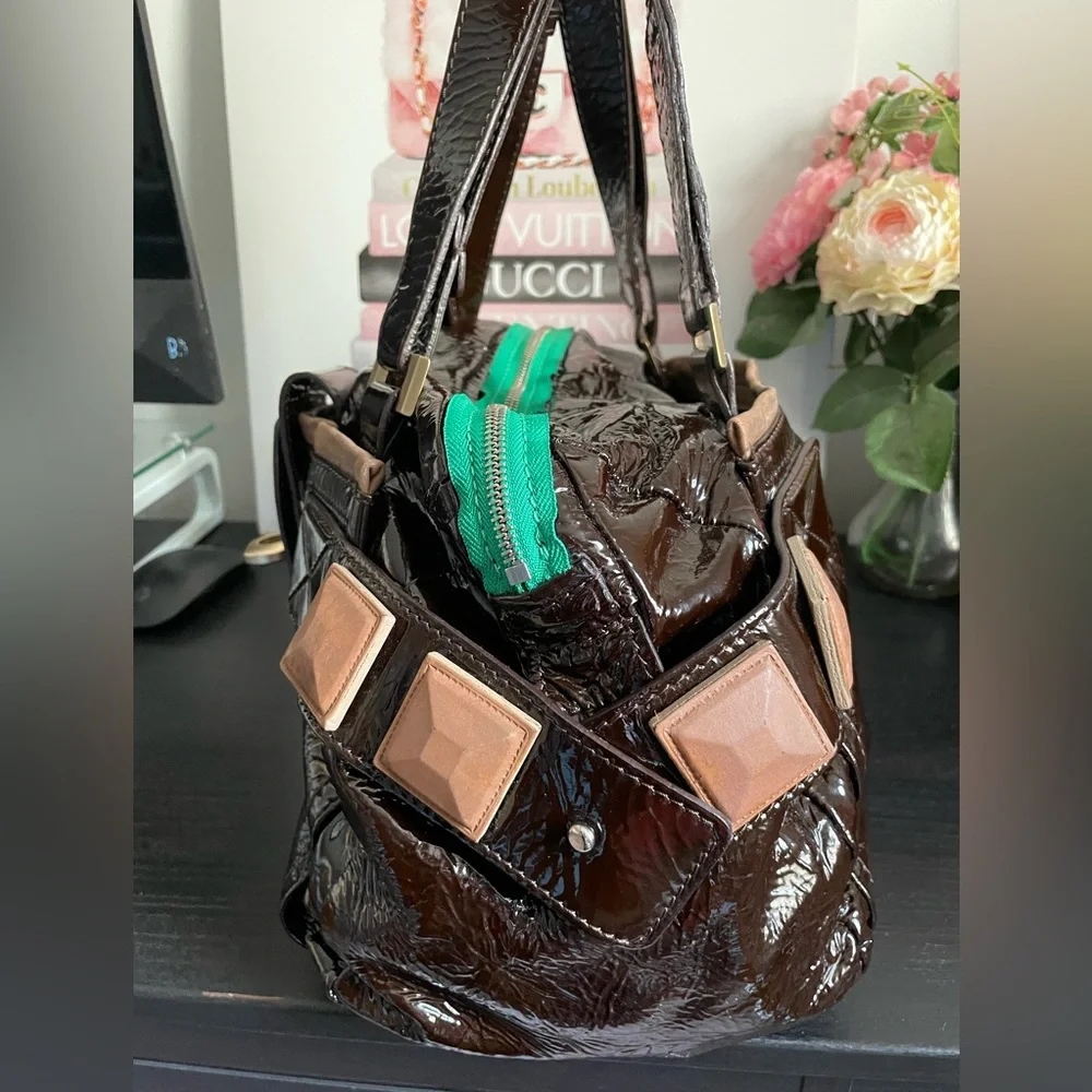 Authentic Chloe patent leather handbag - Picture 3 of 12